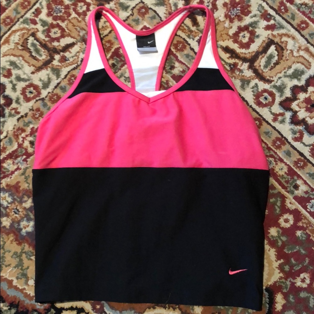 Nearly new Nike Athletic top! So cute!!